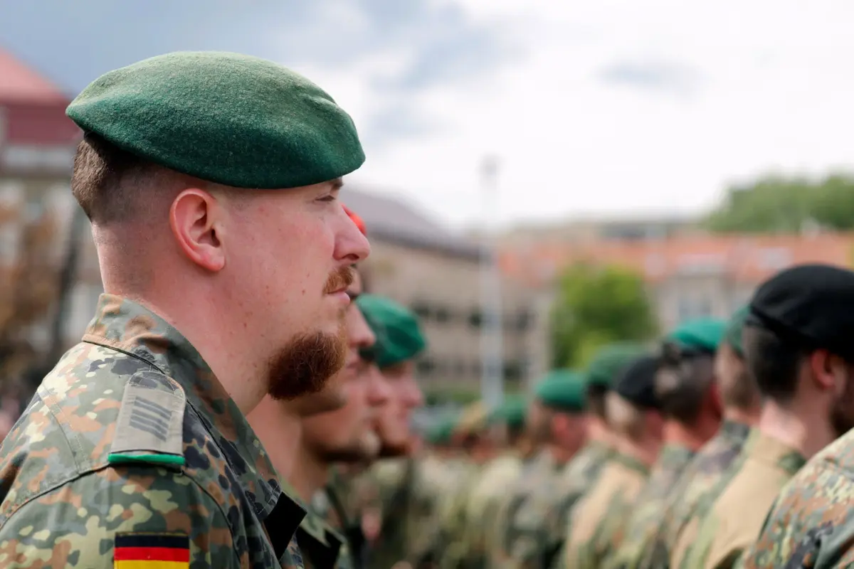 O novo chanceler da Alemanha tem considerado o rearmamento da Bundeswehr