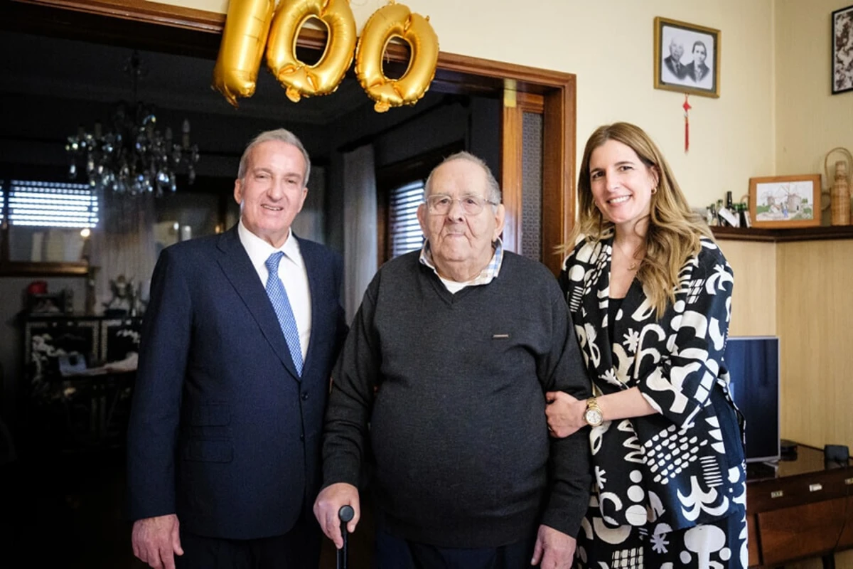 Américo Sousa recebeu os parabéns do autarca Silva Tiago