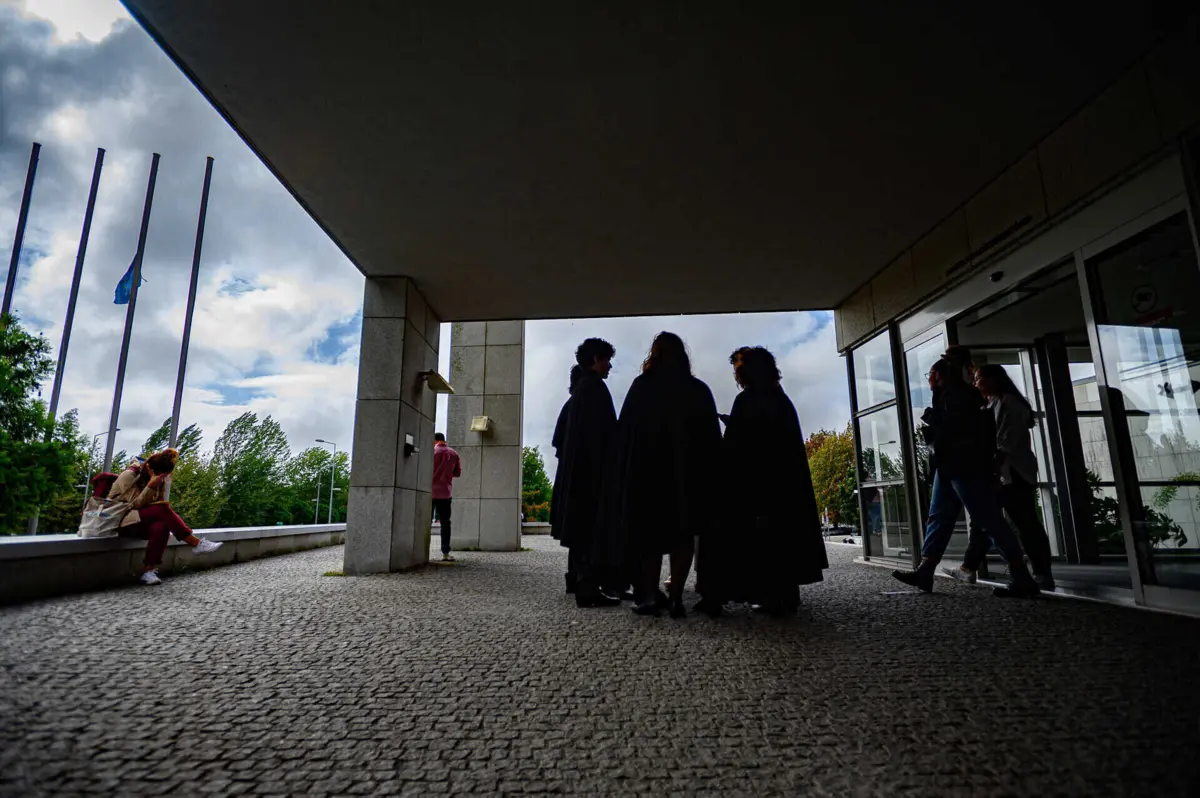 O estudo envolveu 2339 estudantes entre os 17 e os 35 anos