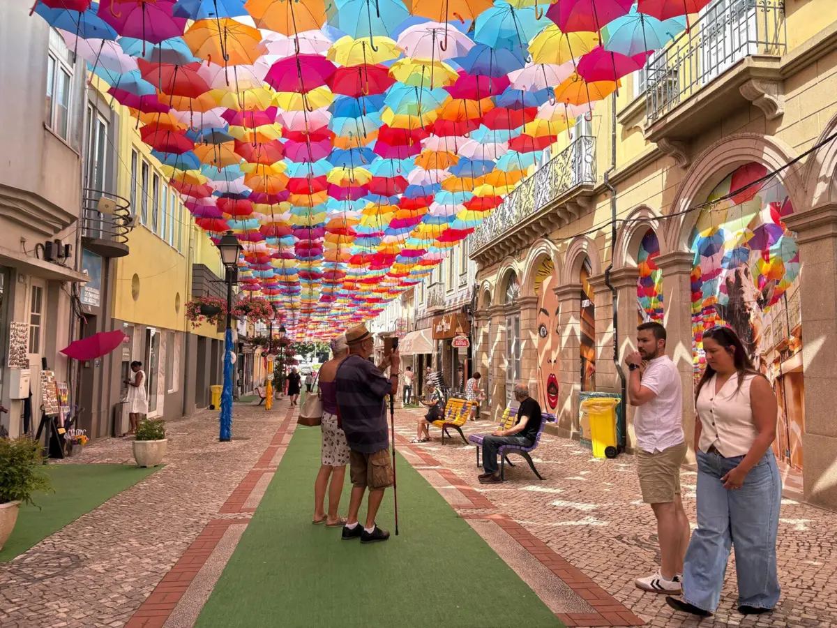 Rua Luís de Camões é a mais fotografada