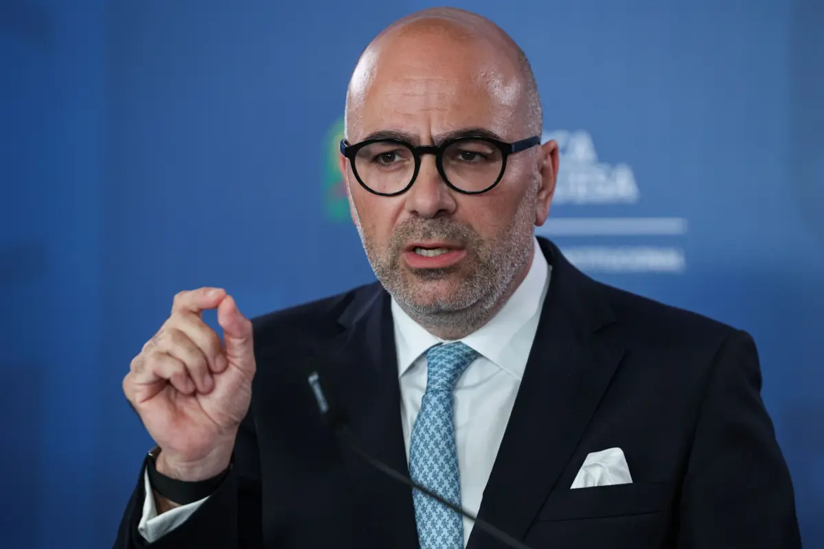 O ministro das Infraestruturas, Miguel Pinto Luz