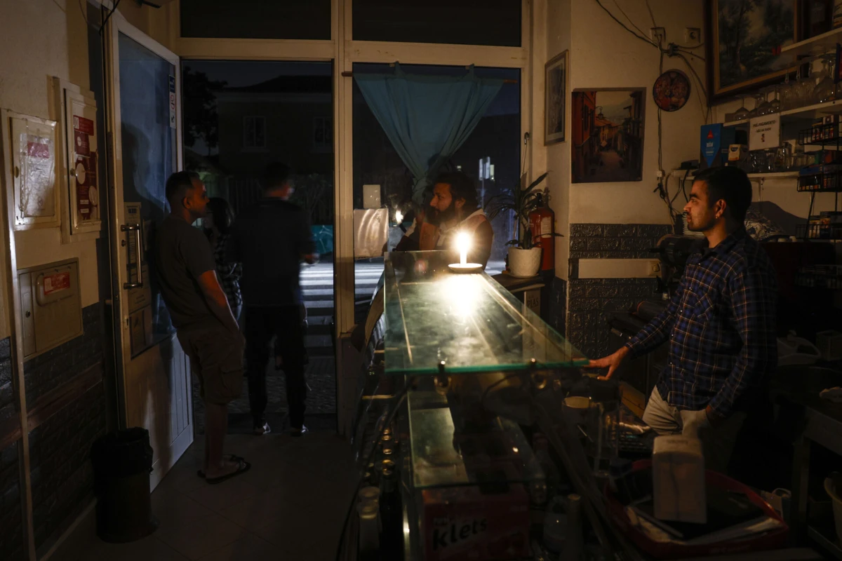 O apagão na rede elétrica deixou o país às escuras durante cerca de dez horas