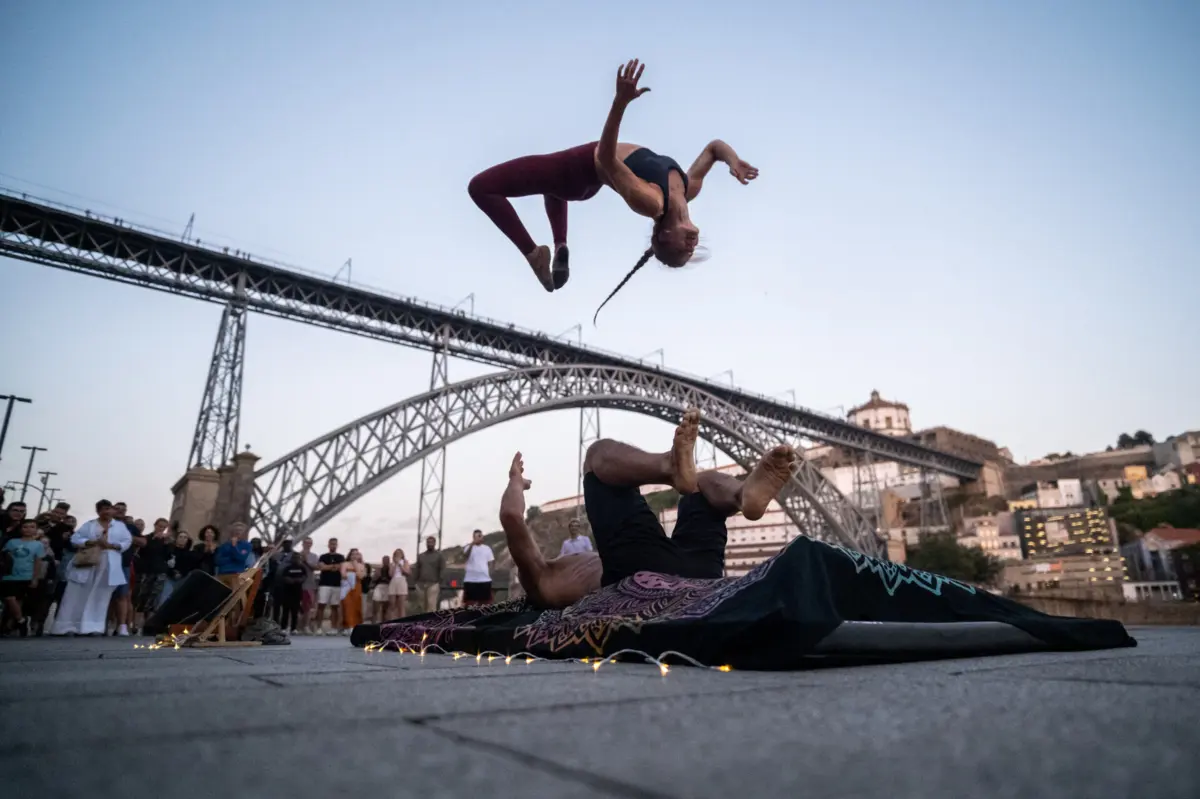 Artistas de rua terão de pagar licença, que vigorará no máximo por 15 dias