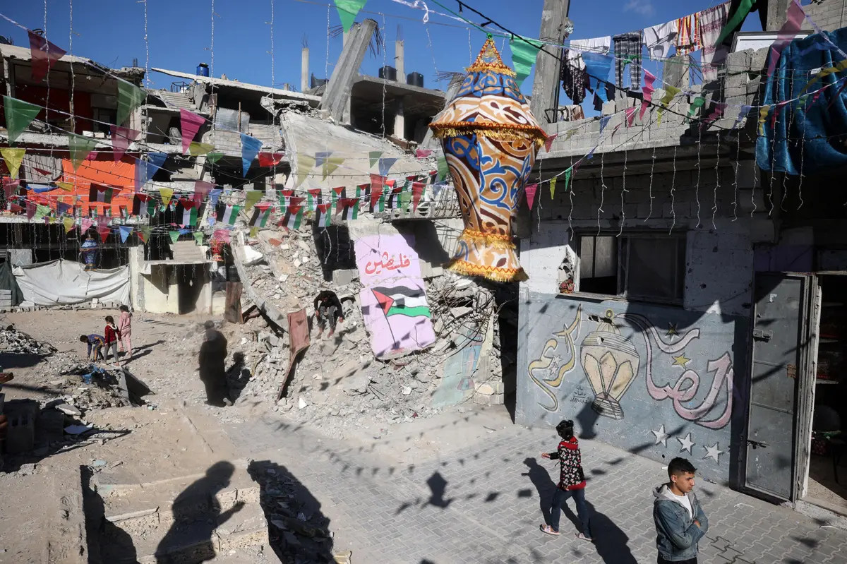 A fase final do acordo entre Israel e o Hamas prevê a reconstrução do território palestiniano devastado por 15 meses de guerra