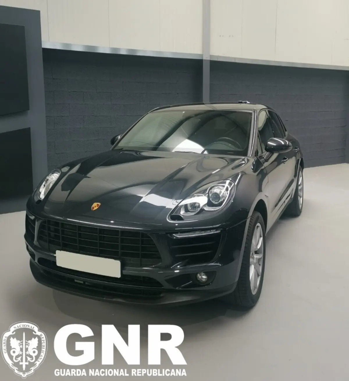 Imagem de contexto do artigo Rede falsificava IVA em carros importados avaliados em 1,2 milhões de euros