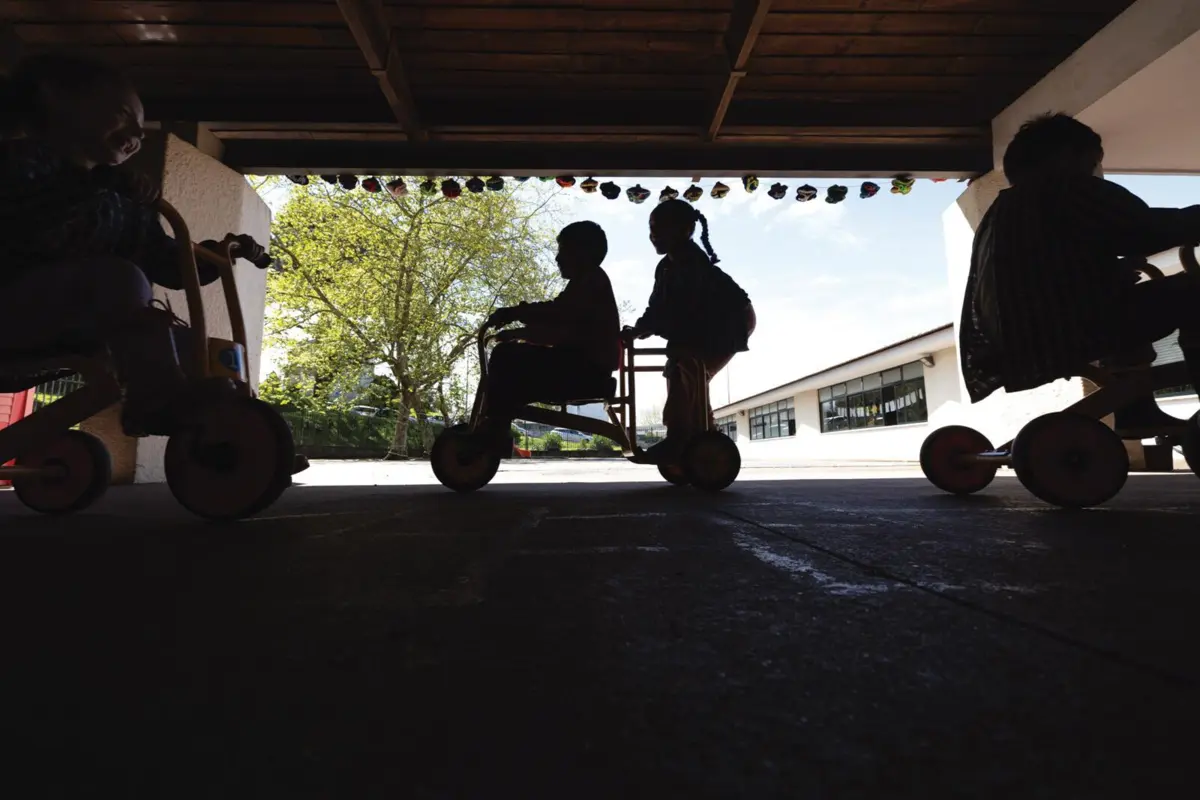 A maioria dos programas são destinados aos alunos mais novos, mas há ocupações específicas para os adolescentes