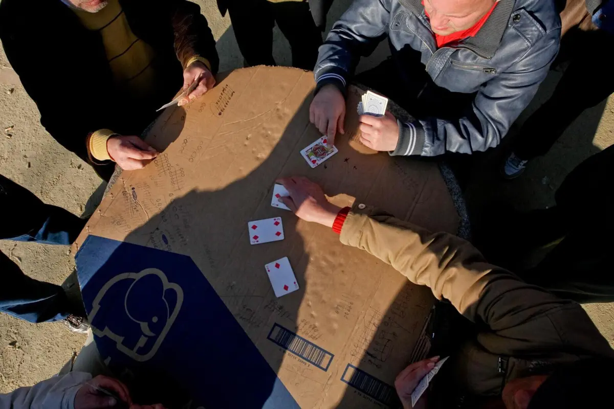 Diferença entre a esperança de vida de homens e mulheres está a diminuir