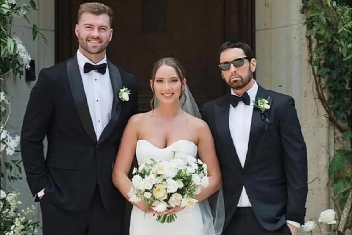 Imagem de contexto do artigo Eminem cumpre a rigor o papel de pai da noiva