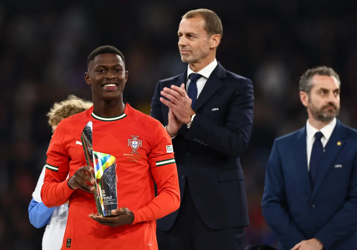 Lateral protagonizou uma exibição de grande nível na final frente à Espanha