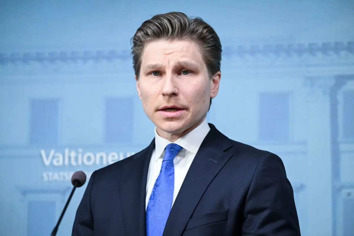 O ministro da Defesa da Finlândia, Antti Hakkanen