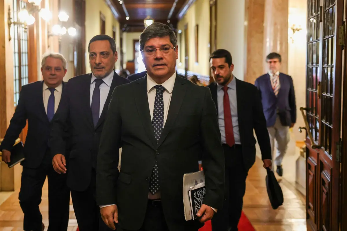 Segundo Brilhante Dias, "o PS não foi auscultado e não participou", mas "não por vontade própria"