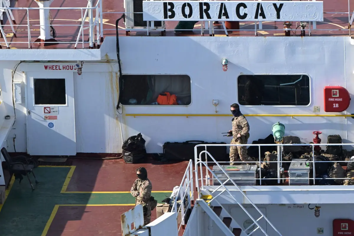Militares franceses a bordo do navio "Boracay"