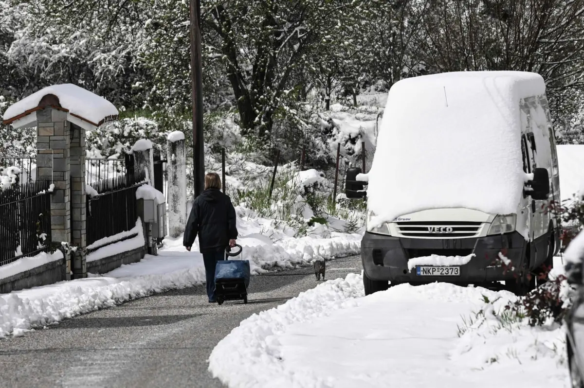Nevão na Grécia, em abril