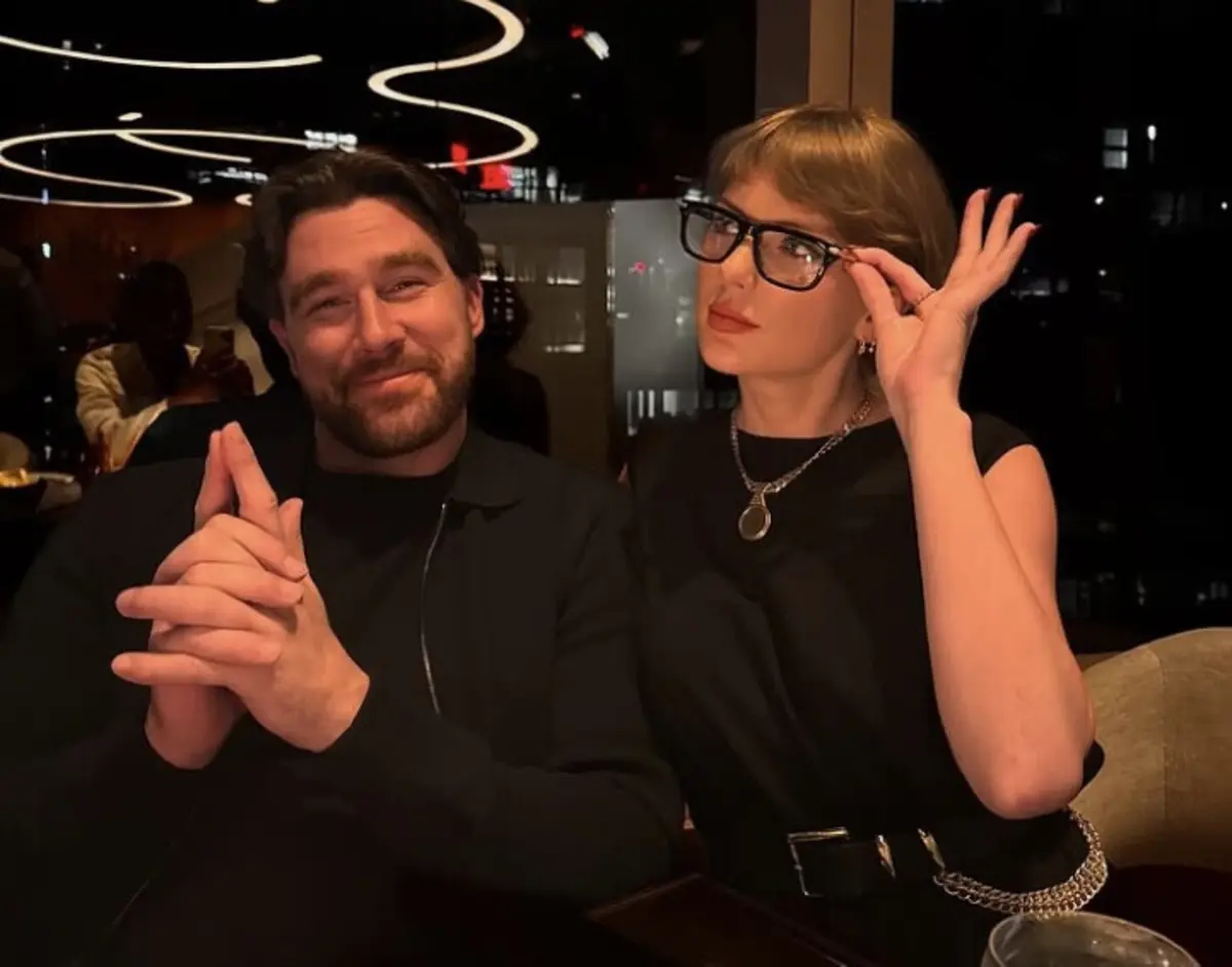 Ao fim de quase dois anos de relação, Travis Kelce publicou as primeiras fotos com Taylor Swift no Instagram