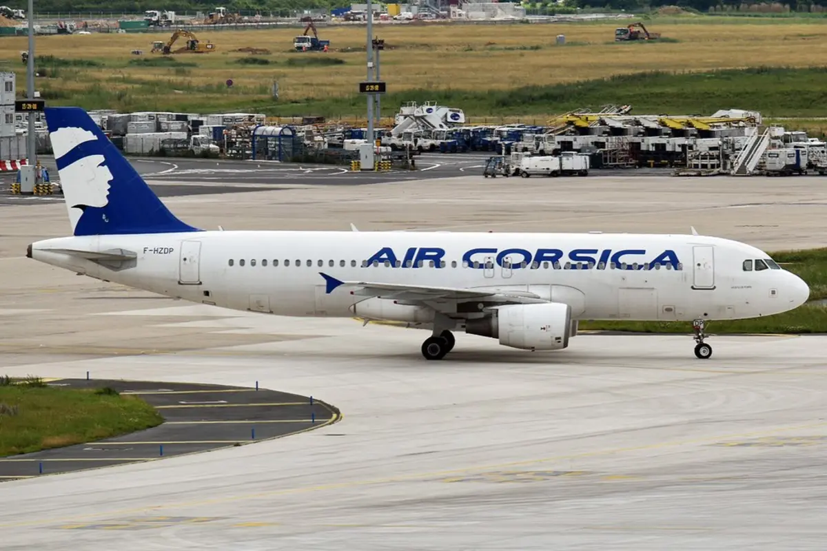 Avião da Air Corsica não conseguia obter resposta da torre