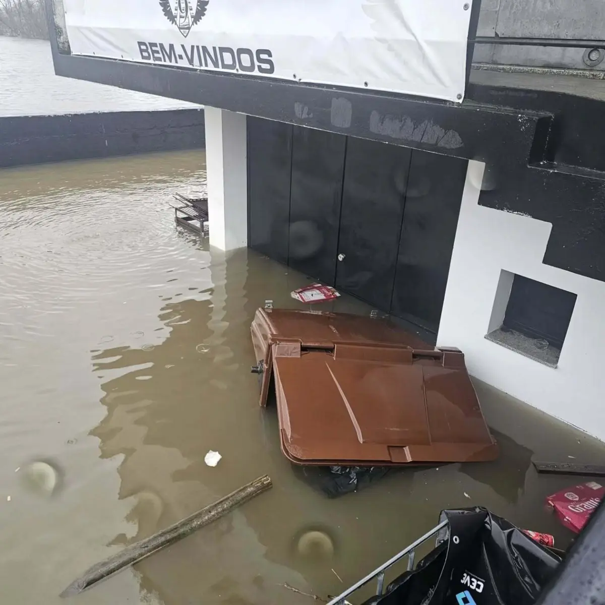 Imagem de contexto do artigo Mau tempo em Famalicão causa inundações, quedas de árvores e derrocadas