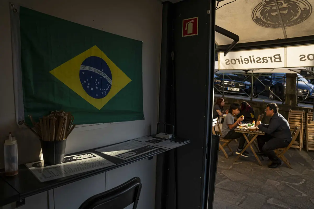 Cafés brasileiros exibem bandeiras