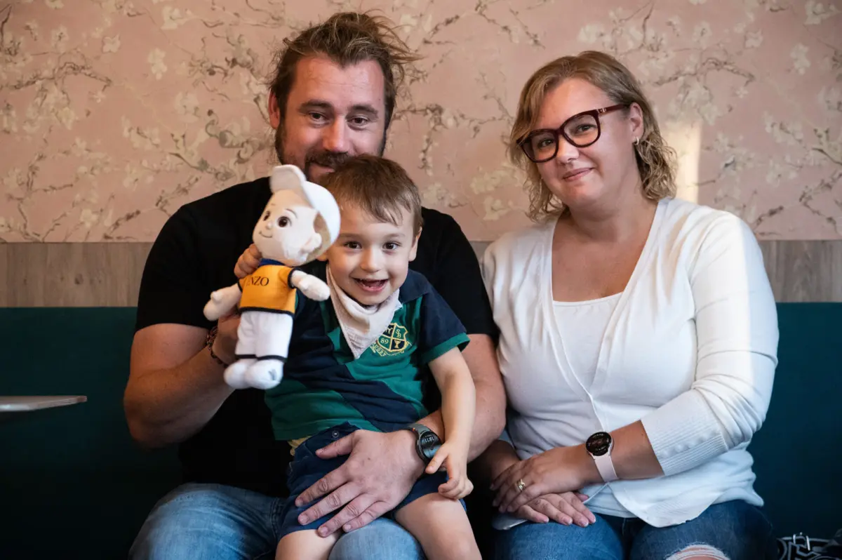 Pai de Enzo criou boneco tenta sensibilizar as maiores empresas retalhistas do país para vendê-lo nos hipermercados