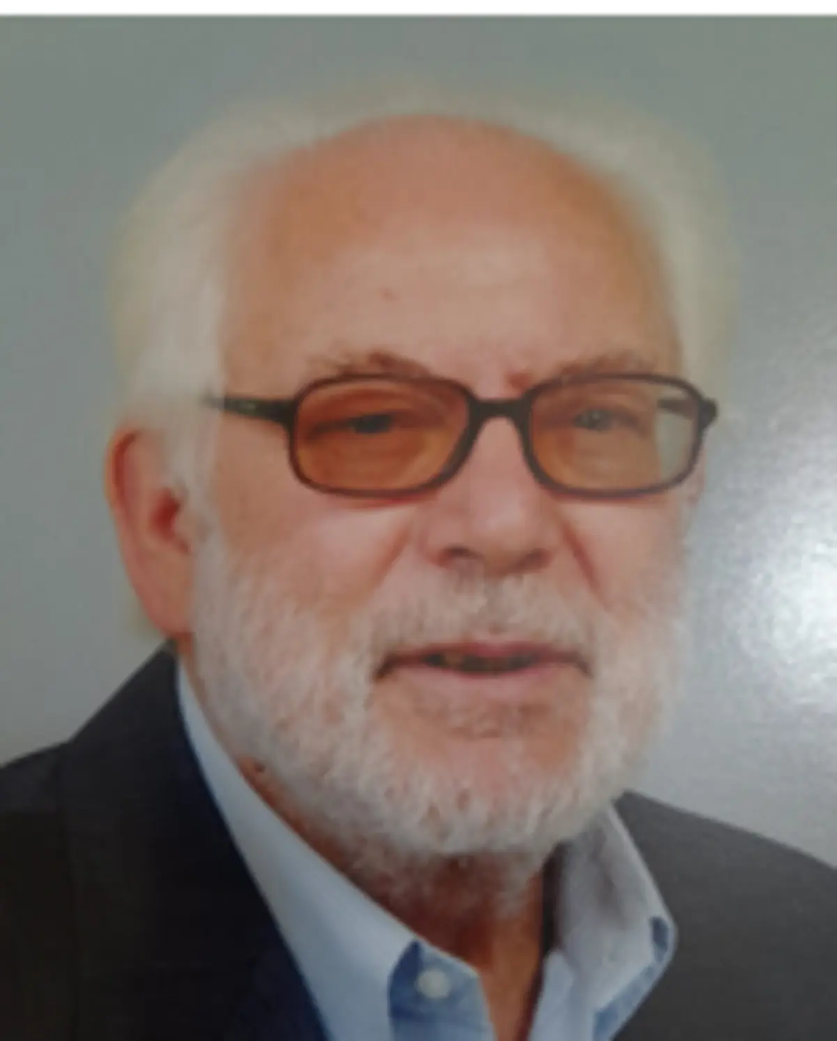 Foi mobilizado, contra a vontade, pelo regime salazarista para a guerra do Ultramar