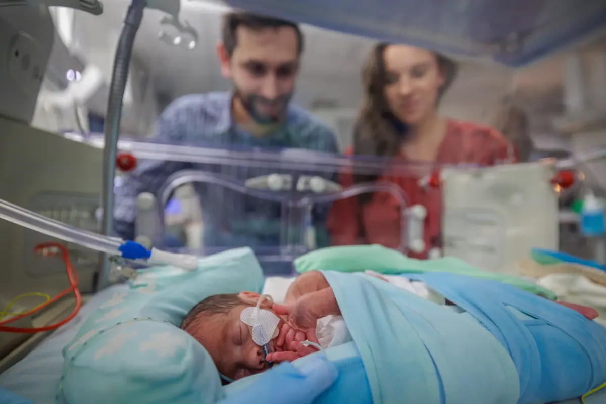 Imagem de contexto do artigo Pais e profissionais exigem reforços das condições nas unidades de cuidados neonatais