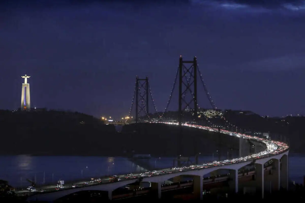 Apanhado a conduzir trotineta alcoolizado na Ponte 25 de Abril