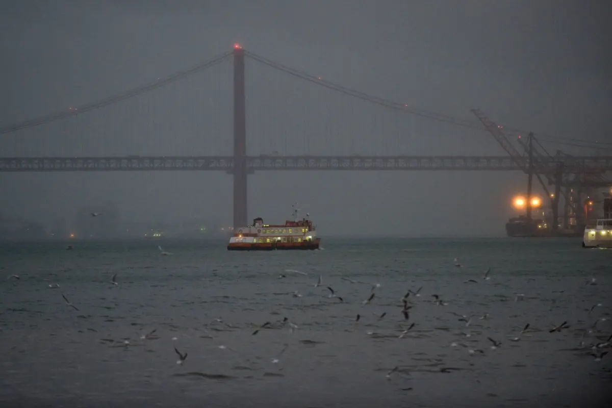 Ligação fluvial entre Barreiro e Lisboa interrompida devido ao mau tempo