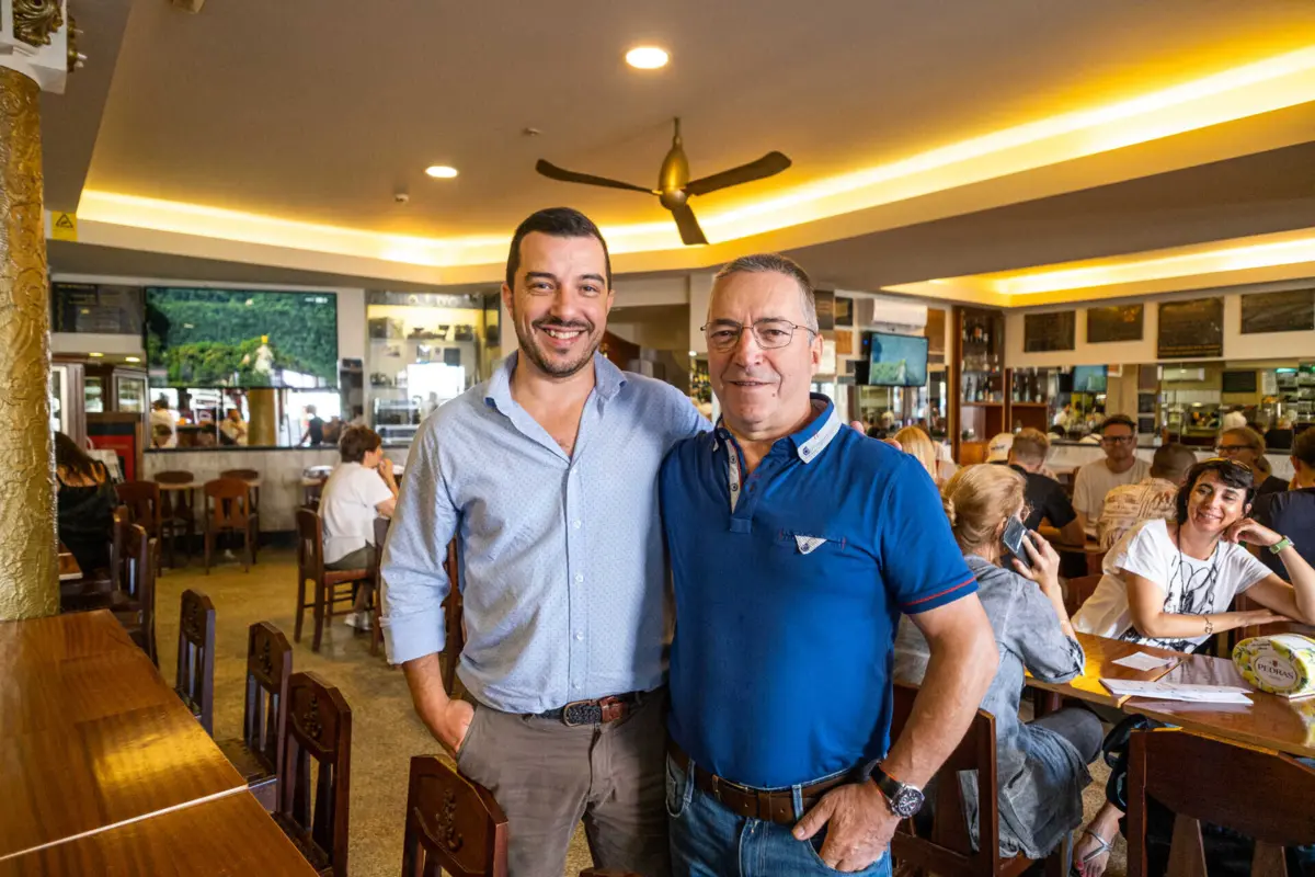 Edgar Gonçalves e o filho Pedro, que deve suceder-lhe