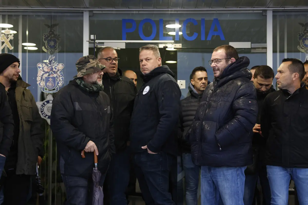 Grupo tem previsto passar a noite ao lado do centro policial transfronteiriço luso-espanhol