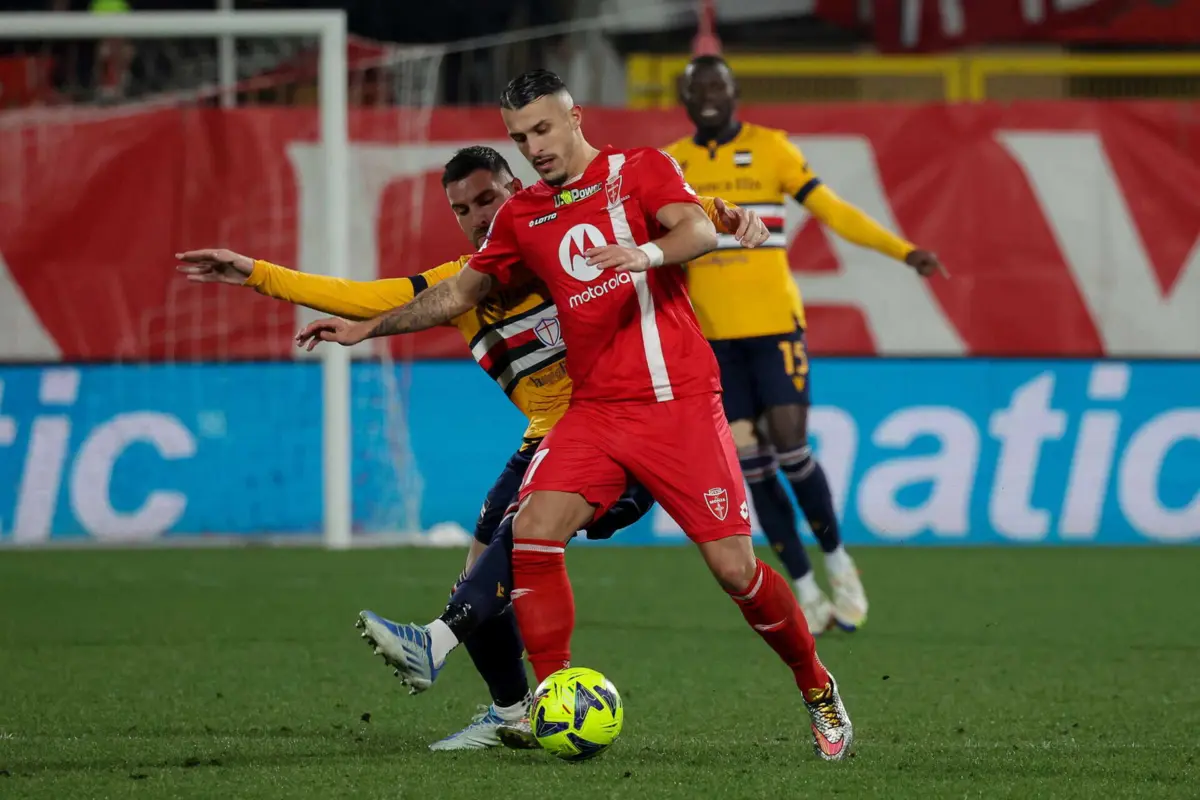 Dany Mota a atuar pelo Monza num duelo da Série A frente à Sampdoria