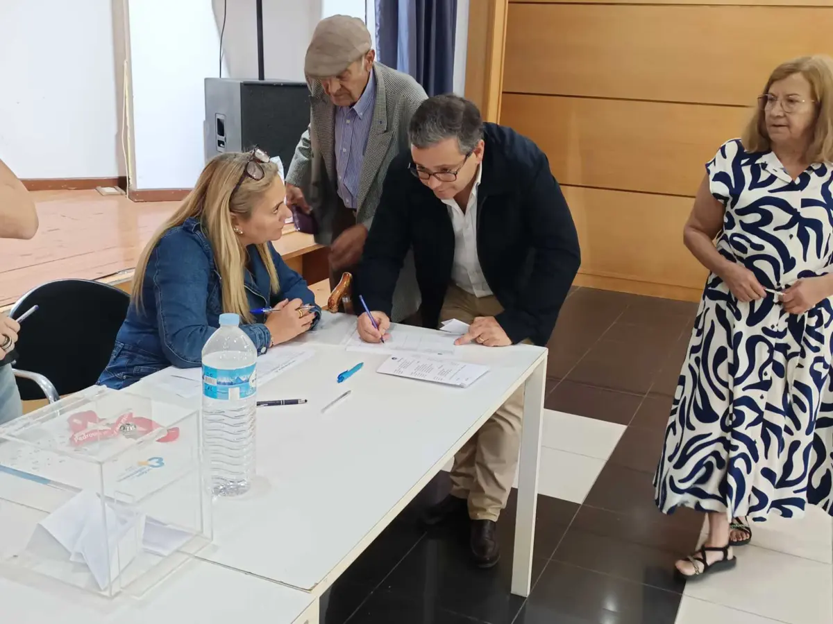 Alfredo Ribeiro, candidato à presidência da Direção, votou