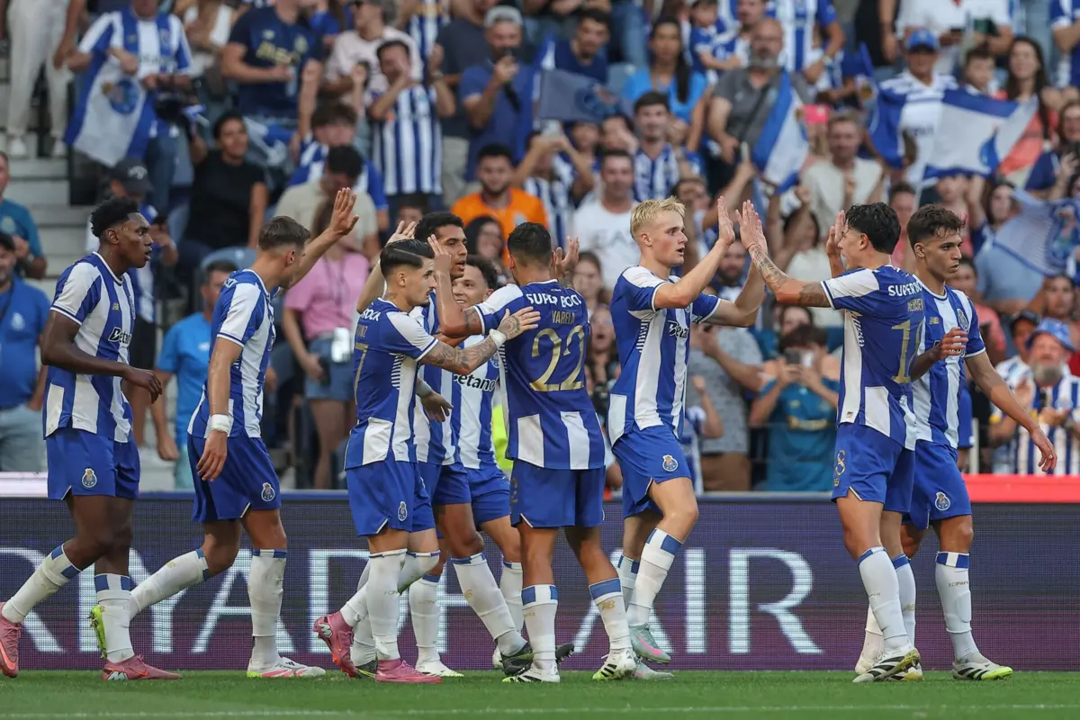 Tudo somado, o F. C. Porto é o que tem a vida mais facilitada no próximo mês