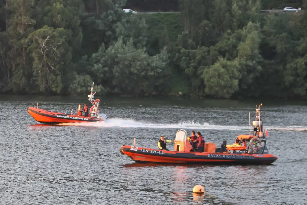 Corpo de jovem desaparecido no rio Douro resgatado sem vida durante a madrugada