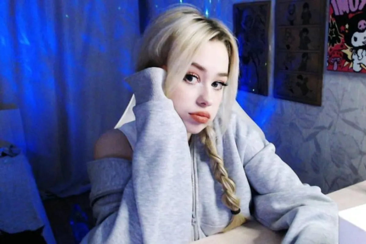 Maria, de 22 anos, começou a tomar dois comprimidos de Molecule por dia