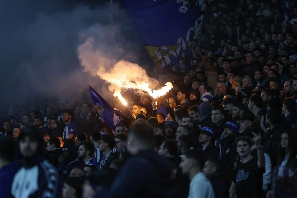 Pirotecnia é o motivo da maioria das interdições em estádios