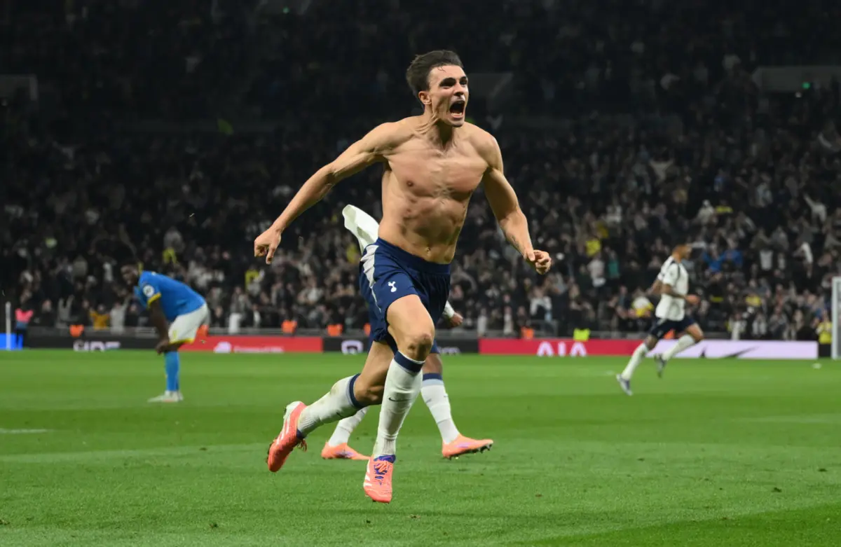 Internacional português igualou ao cair do pano