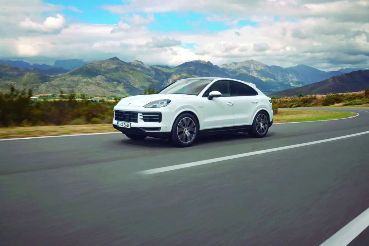 O Porsche Cayenne Coupé tem uma agilidade digna de realce