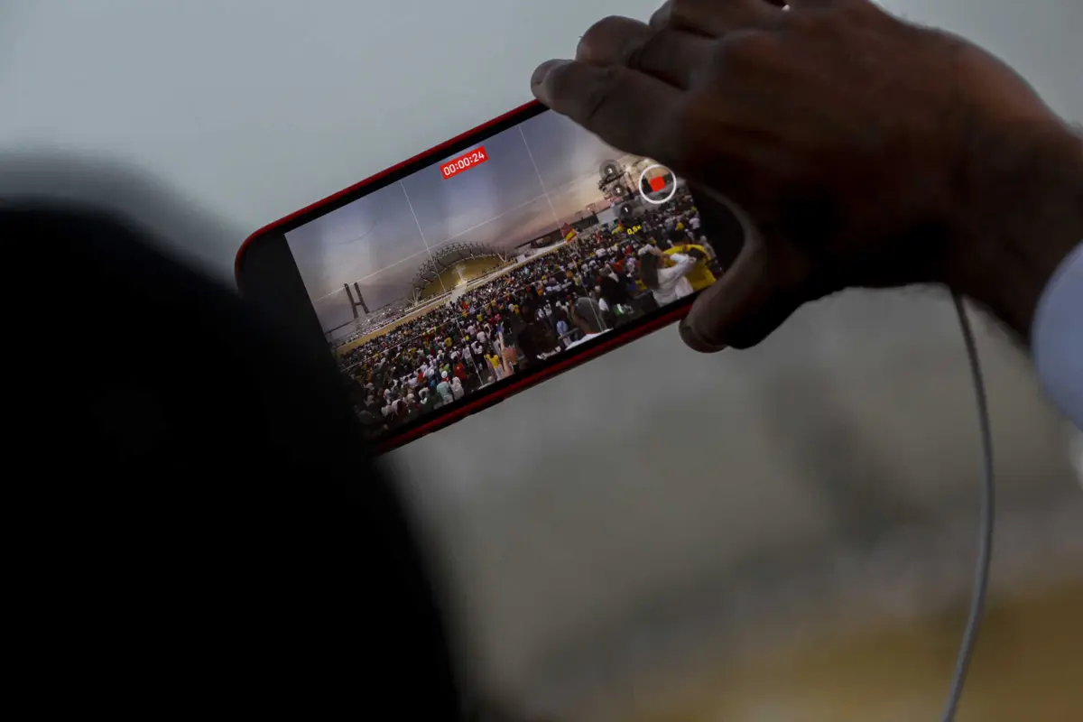 Imagem de contexto do artigo Humor na Internet: o peregrino em "ecstasy", o diálogo do Papa com Marcelo e outras piadas