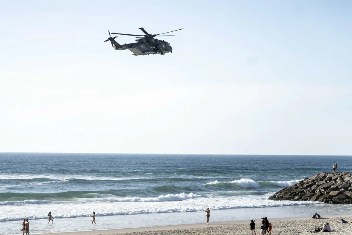 Helicóptero nas buscas