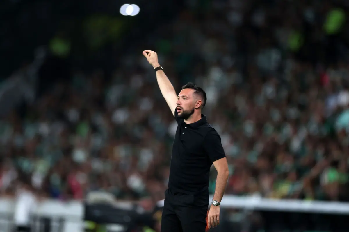 Francesco Farioli no clássico contra o Sporting