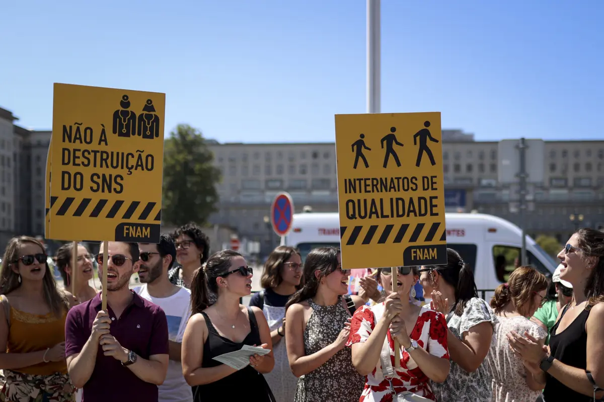 Médicos em greve durante dois dias