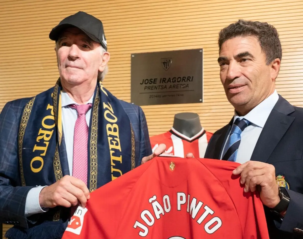 João Pinto homenageado pelo Athletico Bilbau