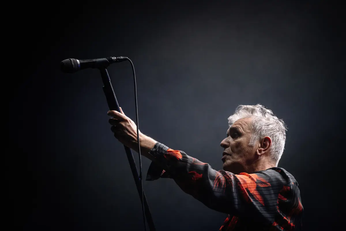 Podcsst "Homem Temporariamente Só” fica disponível nas plataformas a partir desta sexta-feira