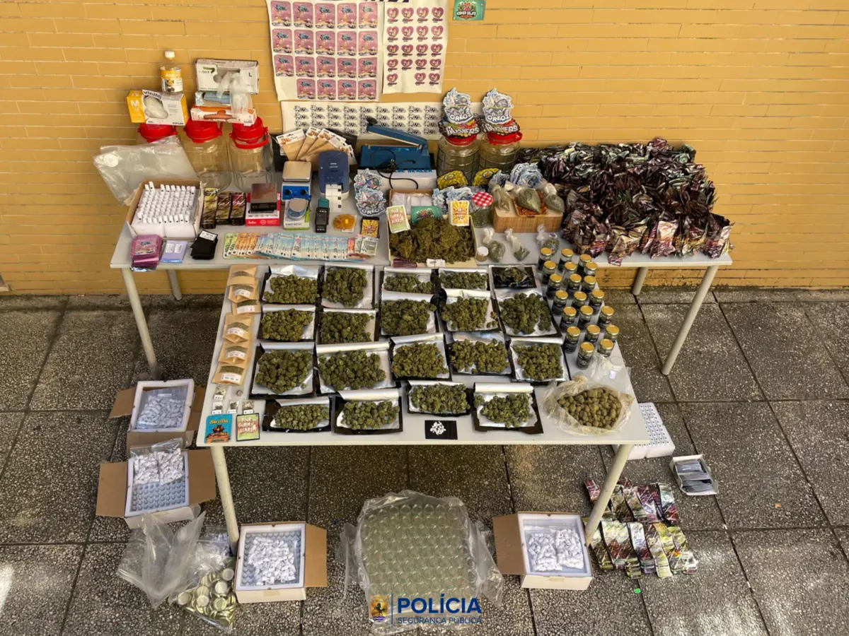Polícia apreendeu droga e dinheiro em operação na freguesia de Marvila