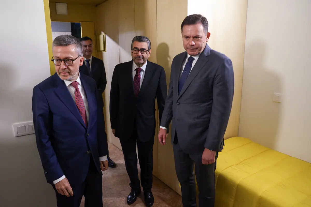 Luís Montenegro discursava na inauguração da segunda fase na residência de estudantes Ventura Terra