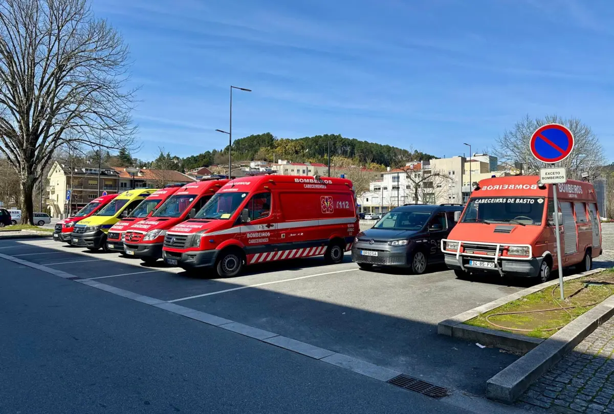 O parque de viaturas operacionais dos Bombeiros Cabeceirenses