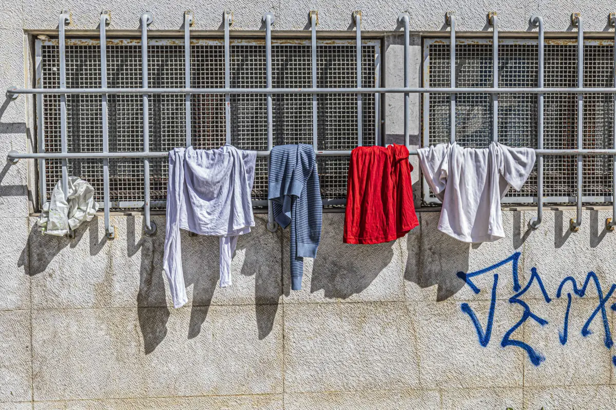 Em arroios, cidadãos de dezenas de nacionalidades vivem em situação precária