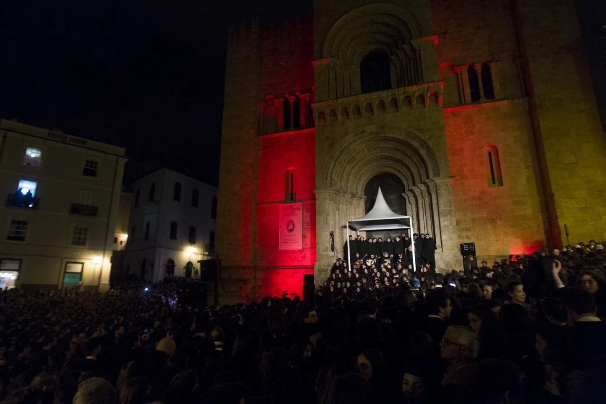 Imagem de contexto do artigo Serenata Monumental da Queima das Fitas de Coimbra foi cancelada mas vai acontecer à revelia
