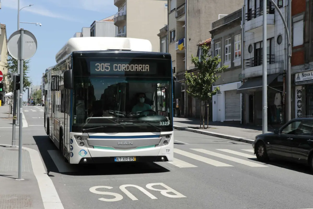 Parceria entre Polícia Municipal e STCP visa ajudar motoristas