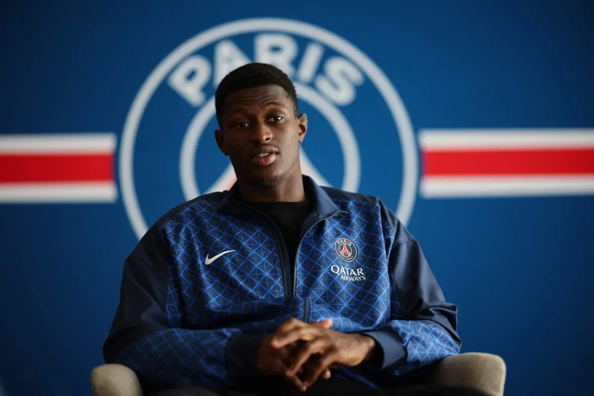 Nuno Mendes está na quinta época nos parisienses