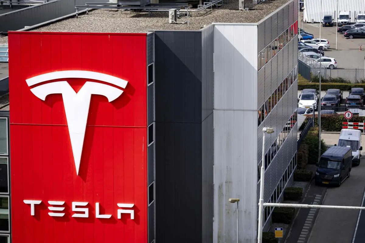 Imagem de contexto do artigo Presidente da Tesla vendeu 177 milhões de euros em ações em seis meses